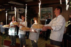 Die Torte für Barbara Betty Perwein Die Torte für Barbara Betty Perwein