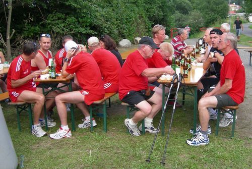 Im Anschluss an die Erstbelaufung bzw. –begehung konnten sich alle Anwesenden bei einer Jause stärken. Im Anschluss an die Erstbelaufung bzw. –begehung konnten sich alle Anwesenden bei einer Jause stärken.