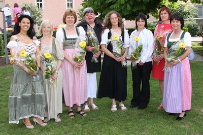 Das Team des Kindergartens Jägersteig mit Leiterin Johanna Leinich (vierte von links). Foto: Uwe Söllradl Das Team des Kindergartens Jägersteig mit Leiterin Johanna Leinich (vierte von links). Foto: Uwe Söllradl