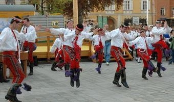 ... und flotte tschechische Junghüpfer Fotos: Stadtgemeinde Söllradl ... und flotte tschechische Junghüpfer Fotos: Stadtgemeinde Söllradl