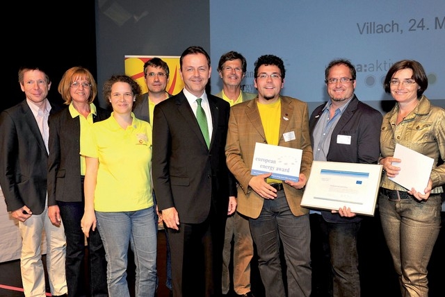 VertreterInnen des Judenburg e5-Teams mit Umweltminister Nikolaus Berlakovich bei der Überreichung des European Energy Award in Silber VertreterInnen des Judenburg e5-Teams mit Umweltminister Nikolaus Berlakovich bei der Überreichung des European Energy Award in Silber