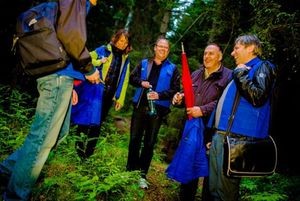 Das Team trotzt dem Regen Das Team trotzt dem Regen